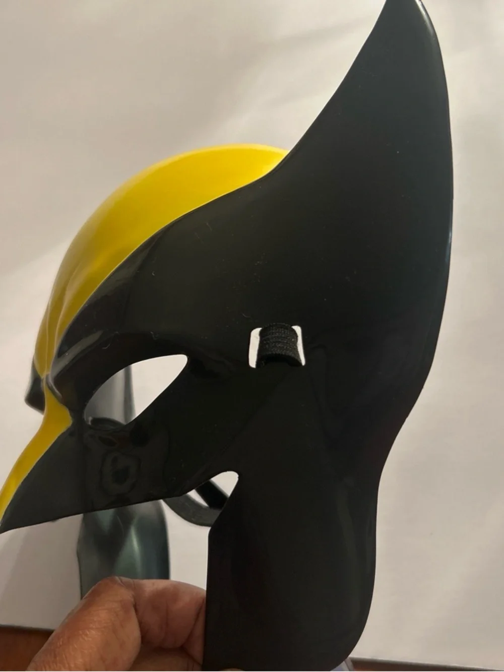 Marvel Wolverine Kids Costume Mask Black and Yellow - Picture 5 of 6
